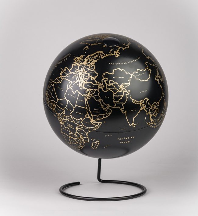 ðð¤ Black Pearl Globe – Elegant Guestbook Keepsake