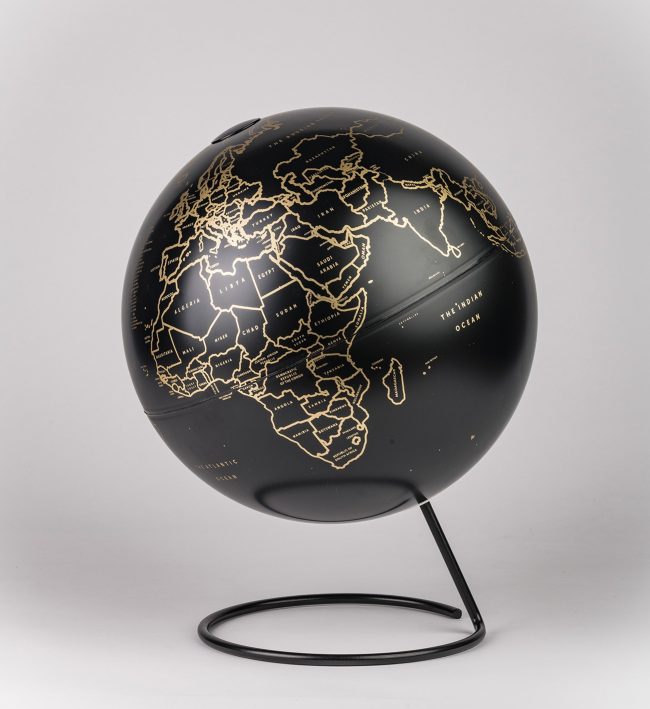 ðð¤ Black Pearl Globe – Elegant Guestbook Keepsake - Image 2