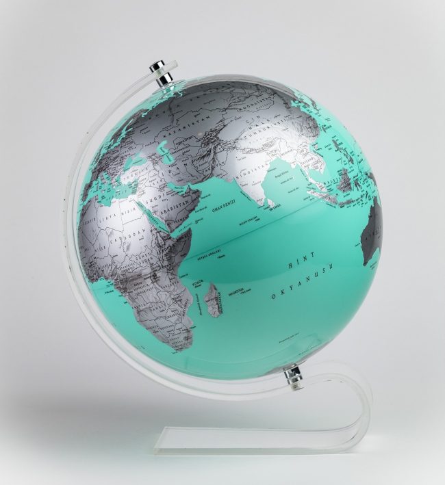 ð ø 33cm Light Turquoise Globe – A Splash of Tranquil Elegance - Image 2