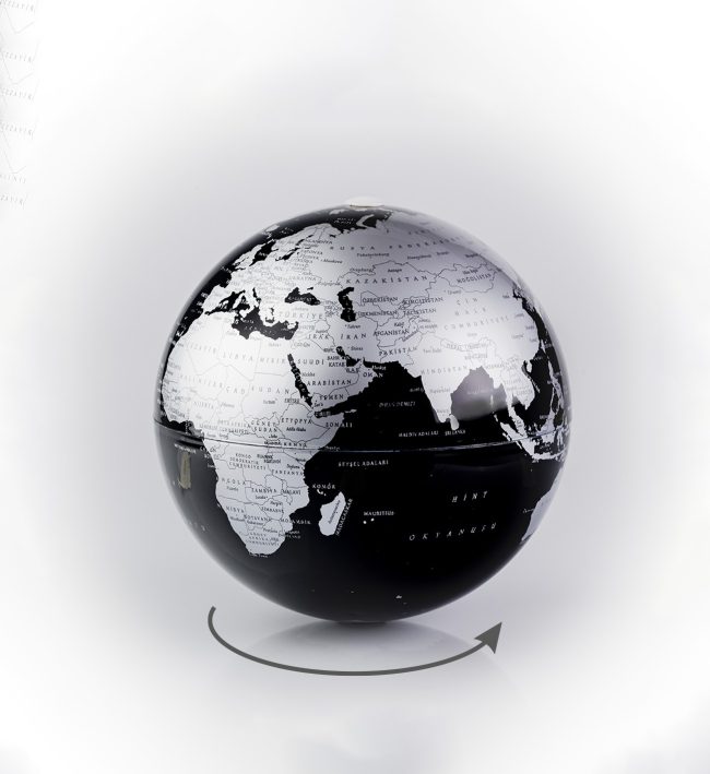 ð¤ð 15cm Magic Rotating Globe – Black Edition