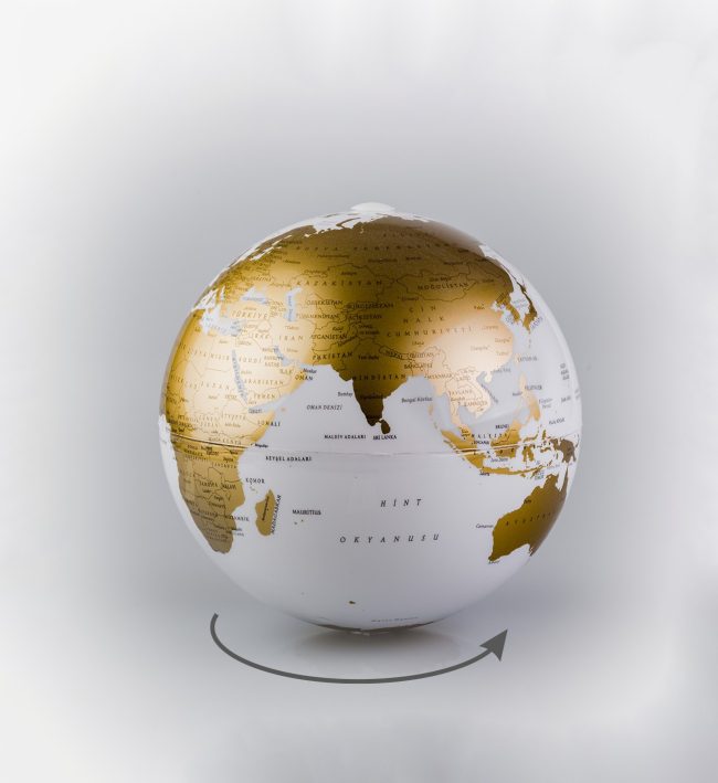 ✨ð 15cm Magic Rotating Globe – Gold Edition